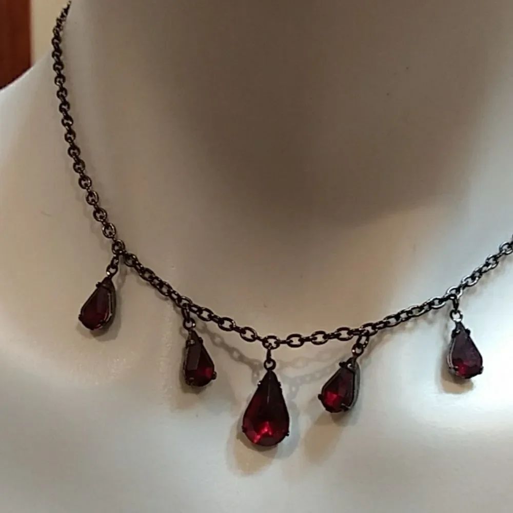 Necklace    - Picture 3 of 9